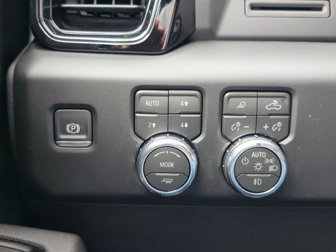 New 2026 GMC Sierra 1500 AT4 w/ AT4 Premium Package AWD/4WD image 17