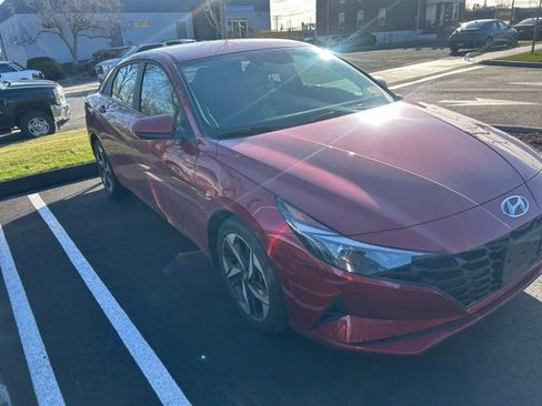 Used 2023 Hyundai Elantra SEL w/ Convenience Package image 2