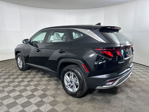 Used 2025 Hyundai Tucson SE image 5