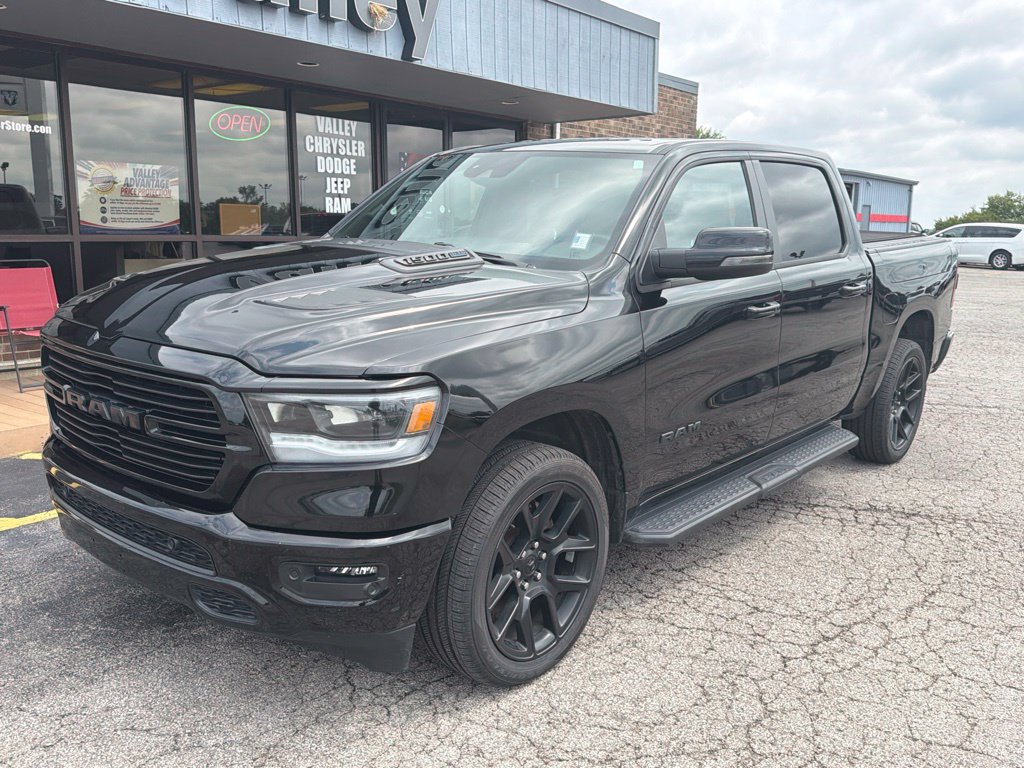 Used 2024 RAM 1500 Laramie AWD/4WD image 14