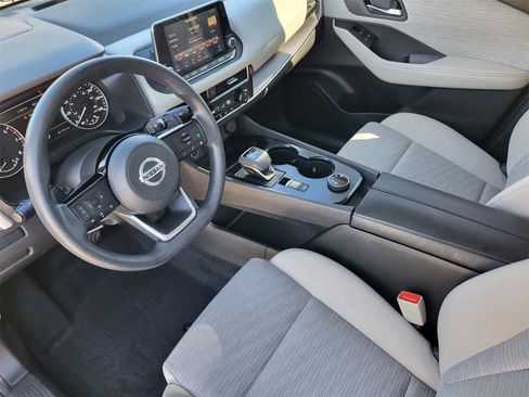 Used 2021 Nissan Rogue SV image 12