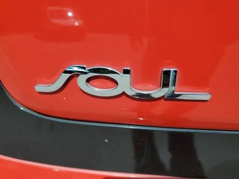 Used 2019 Kia Soul Base 4dr Crossover 6A image 14
