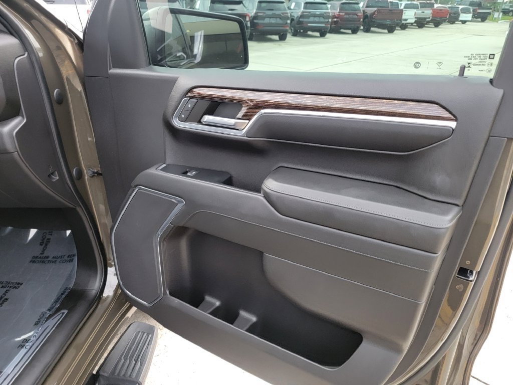 Used 2023 GMC Sierra 1500 Elevation w/ LPO, Elevation Black Package RWD image 13