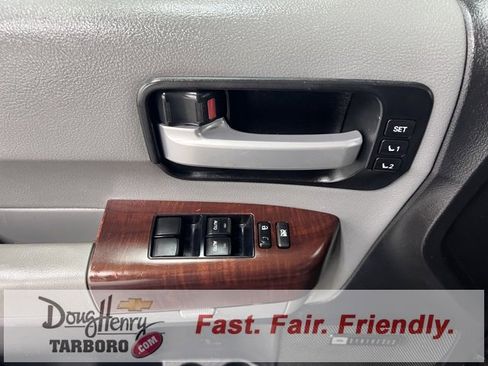 Used 2011 Toyota Sequoia Platinum image 28