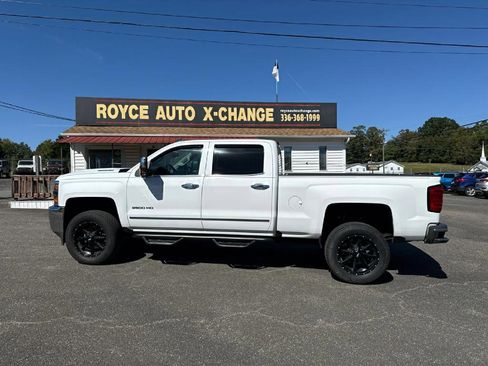 Used 2019 Chevrolet Silverado 2500 LTZ w/ Duramax Plus Package image 29