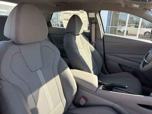 New 2026 Hyundai Elantra SE image 7