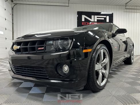 Used 2010 Chevrolet Camaro SS w/ RS Package RWD image 13