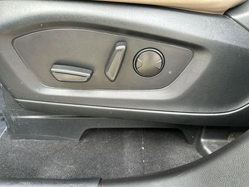 Used 2023 Ford Explorer XLT w/ Equipment Group 202A image 16