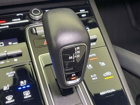 Used 2023 Porsche Cayenne Platinum Edition image 35