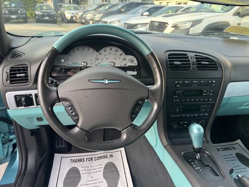 Used 2002 Ford Thunderbird Deluxe image 17