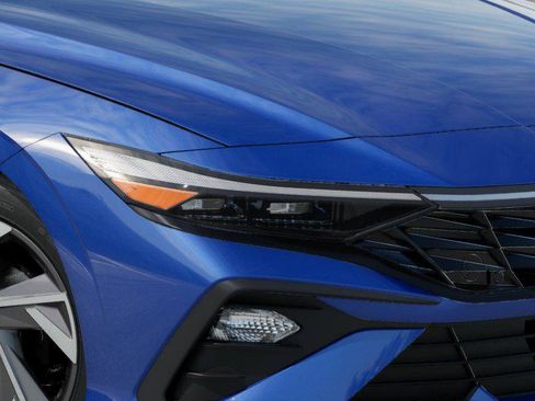 New 2025 Hyundai Elantra Sport image 9