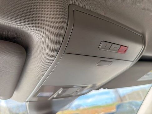 Used 2019 Volkswagen Atlas SE image 25