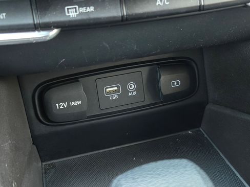 Used 2019 Hyundai Santa Fe SE image 20