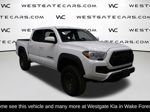 Used 2023 Toyota Tacoma 4x4 Double Cab image 2