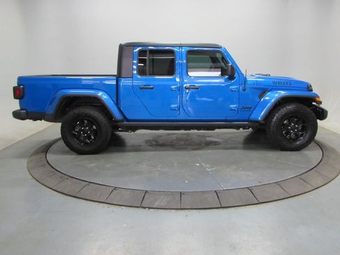 Used 2023 Jeep Gladiator Sport AWD/4WD image 8