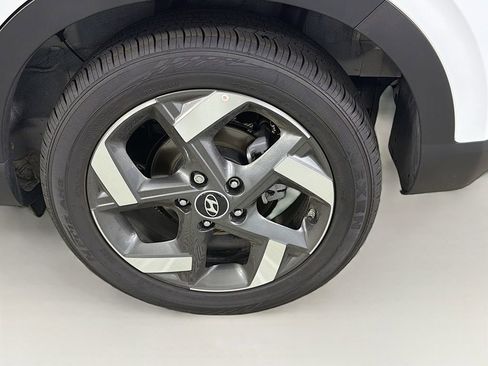Used 2025 Hyundai Venue SEL FWD image 33