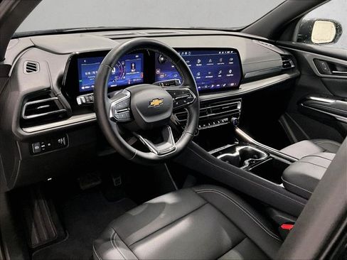Used 2026 Chevrolet Traverse LT FWD image 14