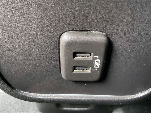 Certified 2024 GMC Terrain SLT image 31