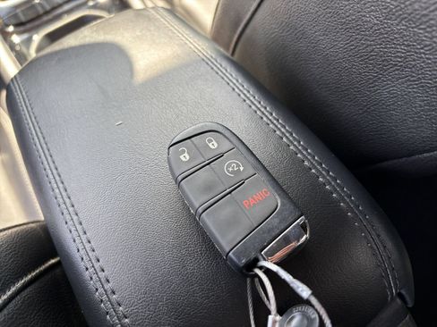Used 2025 Jeep Compass Limited AWD/4WD image 21