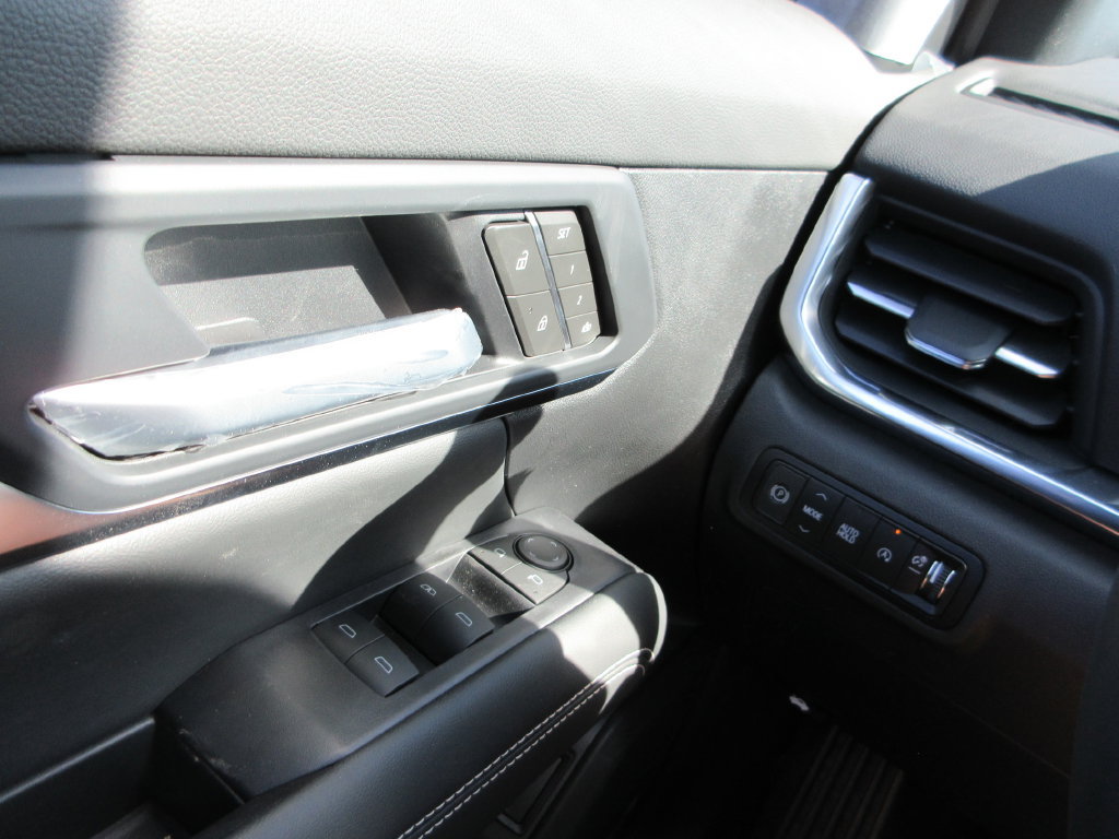 New 2027 GMC Terrain Elevation w/ Elevation Premium Package FWD image 13