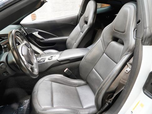 Used 2019 Chevrolet Corvette Stingray Coupe w/ 1LT RWD image 44