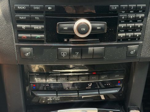 Used 2010 Mercedes-Benz E 350 4MATIC Sedan image 24