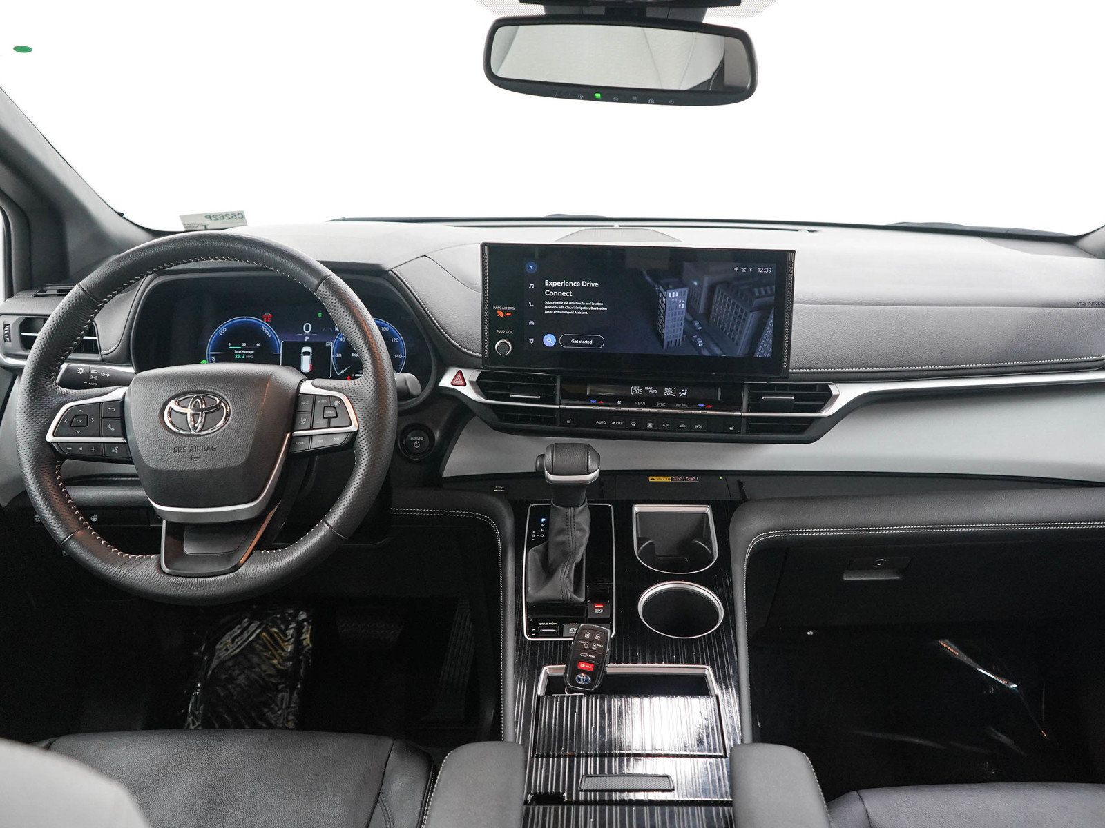 Used 2025 Toyota Sienna XSE AWD/4WD image 14