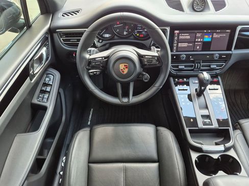Certified 2026 Porsche Macan AWD/4WD image 15