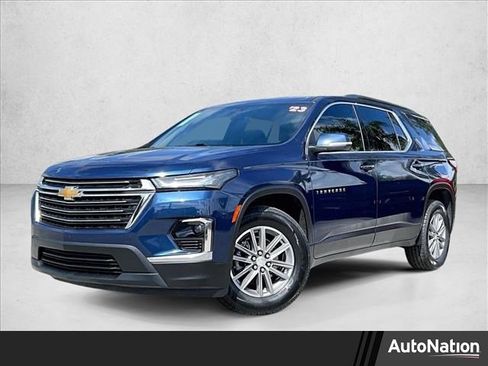 Used 2023 Chevrolet Traverse LT image 1