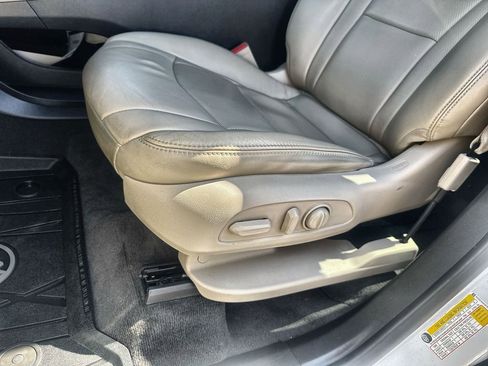 Used 2019 Chevrolet Traverse RS AWD/4WD image 12
