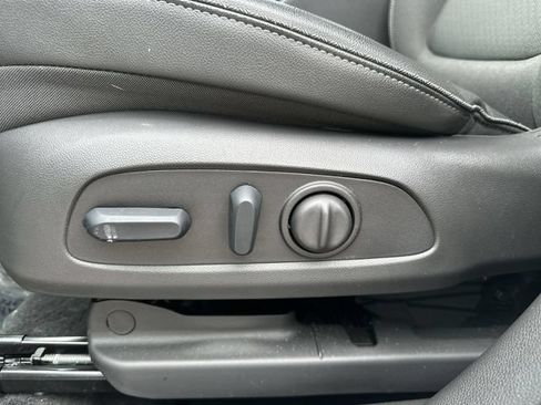 Certified 2025 Buick Encore GX Preferred w/ Advanced Technology Package AWD/4WD image 16