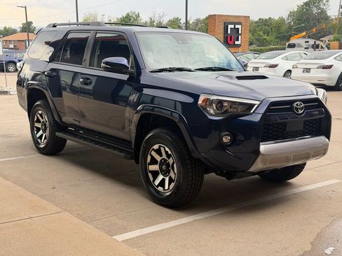 Used 2021 Toyota 4Runner TRD Off-Road Premium w/ Moonroof Package AWD/4WD image 18