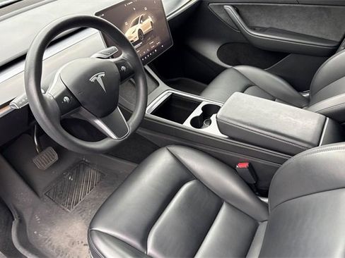 Used 2023 Tesla Model Y Long Range image 13