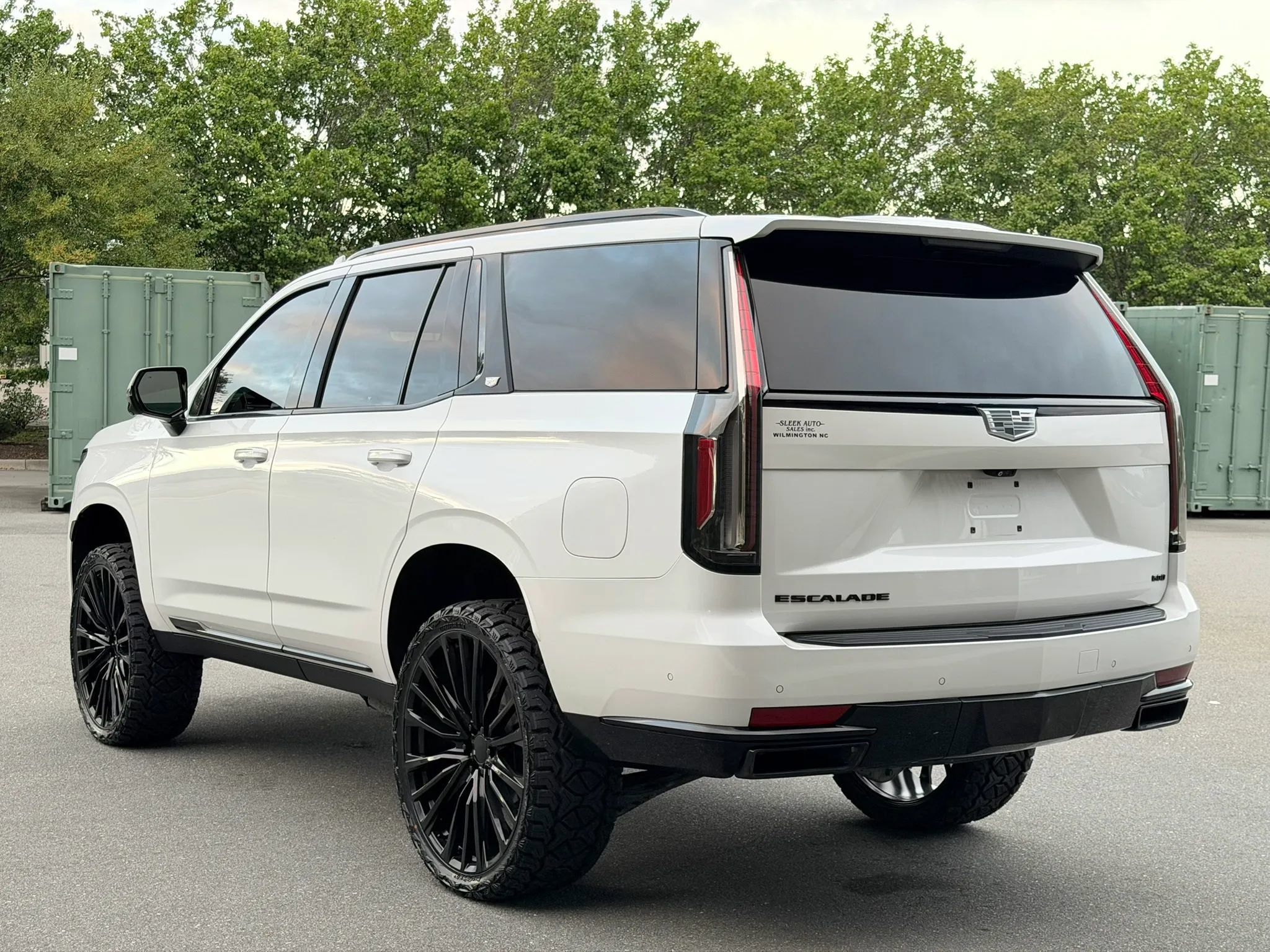 Used 2021 Cadillac Escalade Sport w/ LPO, ONYX Package AWD/4WD image 5