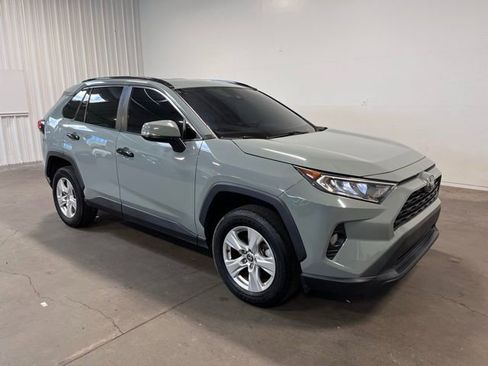 Used 2021 Toyota RAV4 XLE image 1