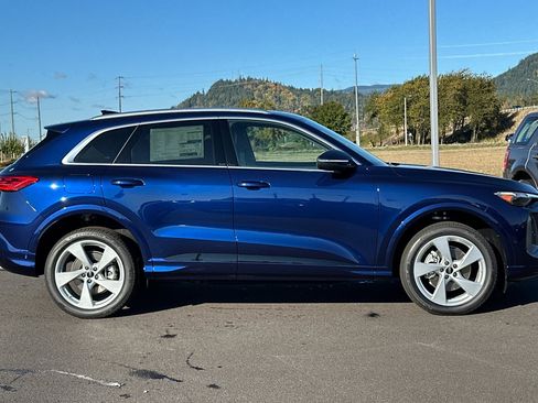 New 2025 Audi Q5 Premium Plus image 2