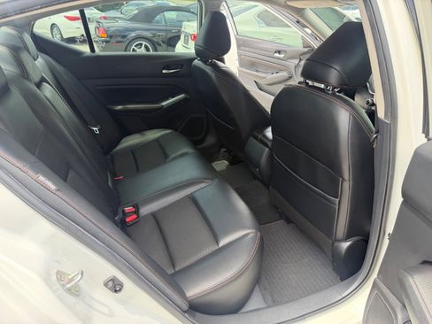 Used 2021 Nissan Altima 2.5 SR FWD image 15