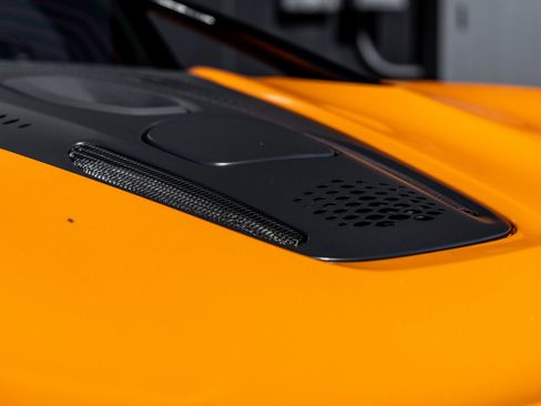 Used 2023 McLaren Artura image 13