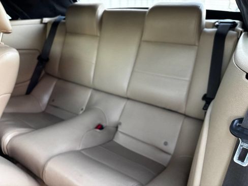Used 2007 Ford Mustang Convertible image 14