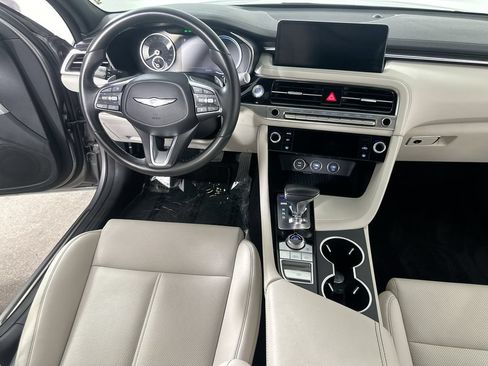 Used 2025 Genesis G70 2.5T RWD image 17