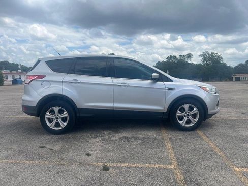 Used 2015 Ford Escape SE FWD image 5