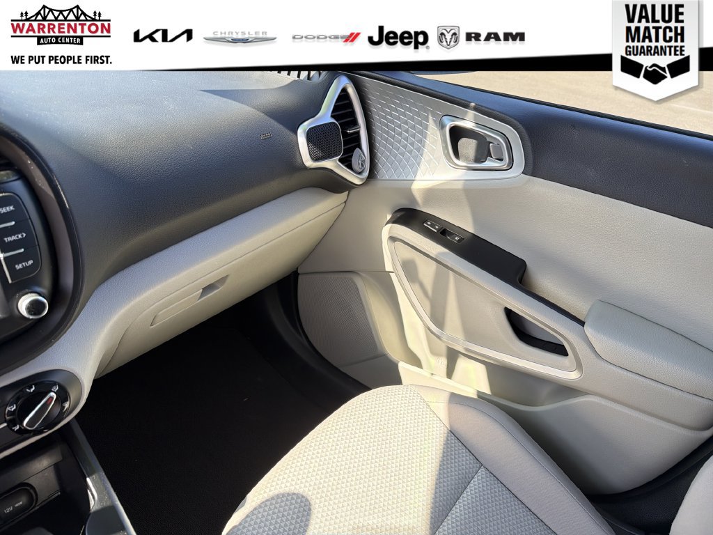 Used 2022 Kia Soul LX FWD image 27