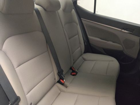 Used 2018 Hyundai Elantra SEL image 19