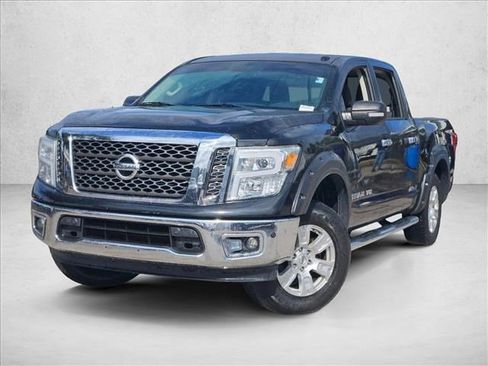 Used 2018 Nissan Titan SV w/ SV Convenience Package image 1