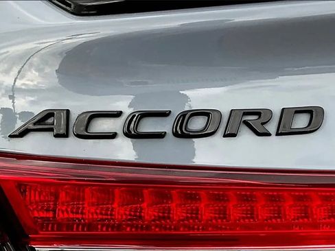 Used 2022 Honda Accord Sport image 8