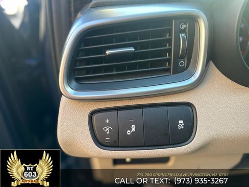 Used 2019 Kia Sorento AWD image 9