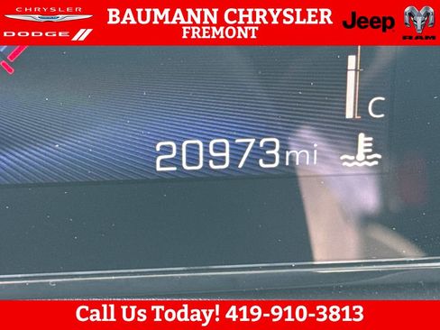 Used 2025 Chevrolet TrailBlazer LT AWD/4WD image 16