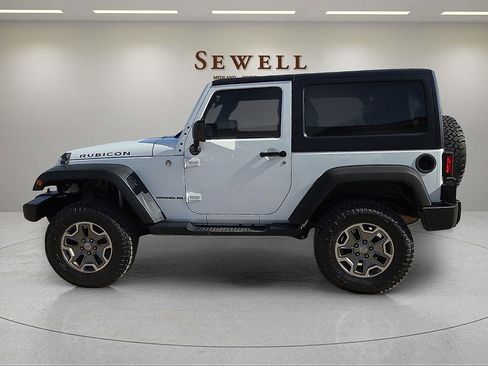 Used 2015 Jeep Wrangler Rubicon w/ Power Convenience Group image 2