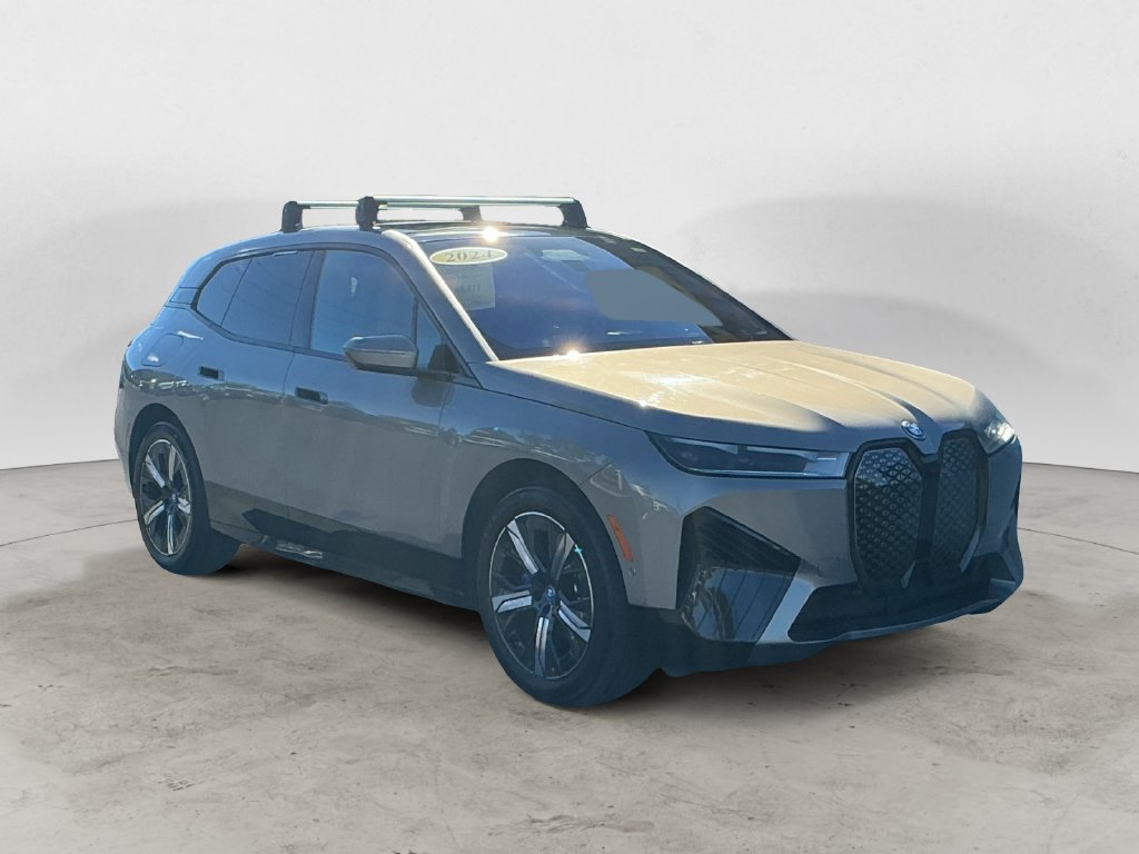 Used 2024 BMW iX xDrive50 w/ Premium Package AWD/4WD image 3