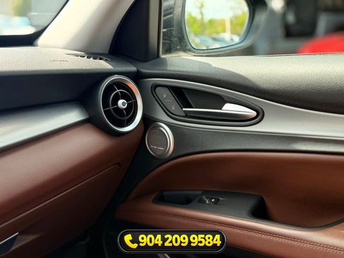 Used 2018 Alfa Romeo Stelvio Sport w/ Quick Order Package 22J Sport AWD/4WD image 18